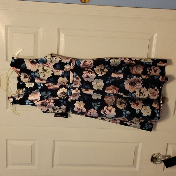 Dress - Picture 2 of 2